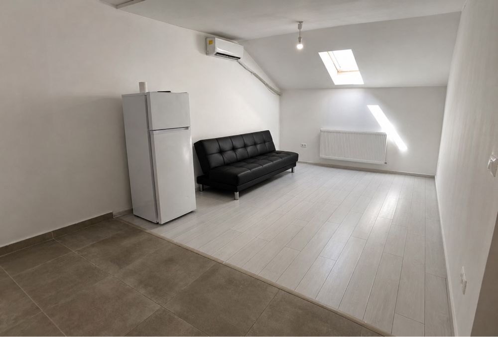 Ap 2 Camere la MANSARDA - Militari Residence . La pret de garsoniera .