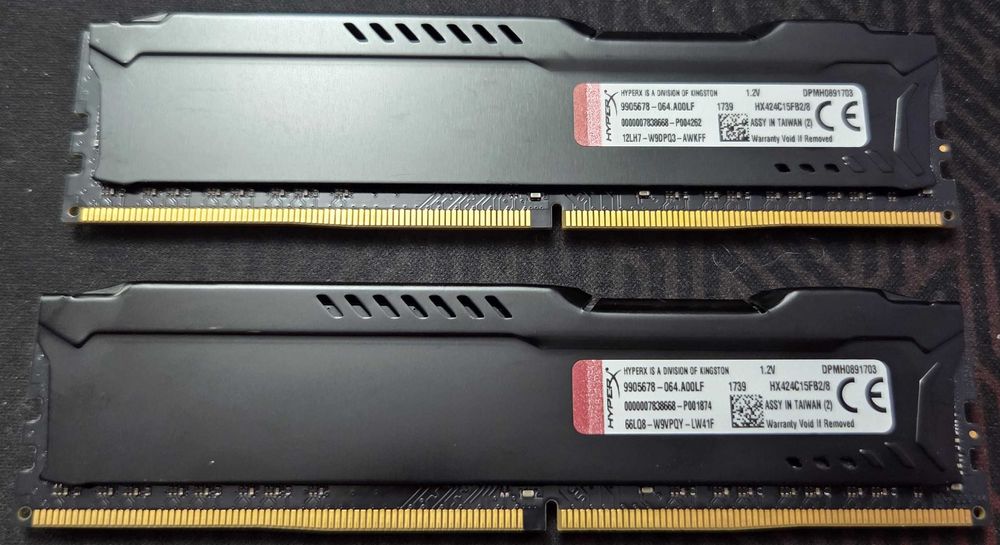Рам Памет: Kingston HyperX 16GB (2x8GB) DDR4 2400MHz CL15