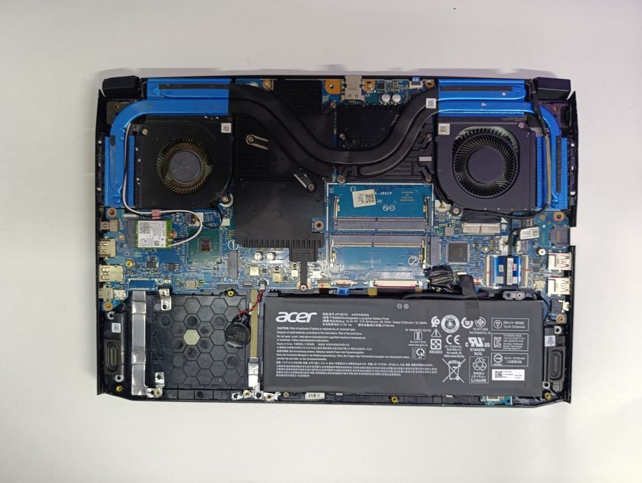 Dezmembrez Acer predator Helios 300