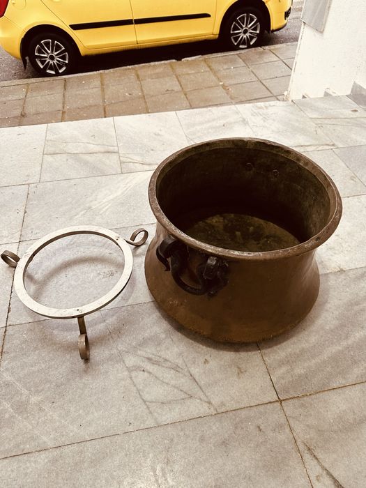 Античен датски меден съд / казан с поставка