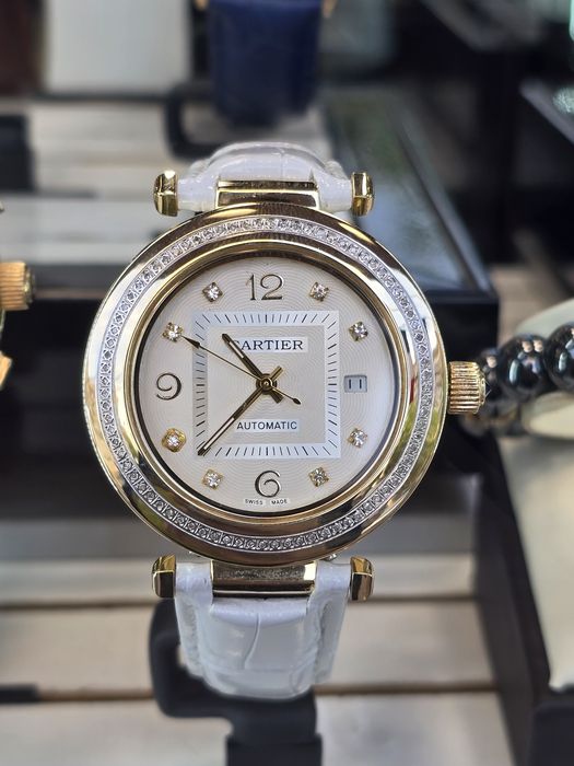 Продам золотые часы Pasha Cartier с бриллиантам