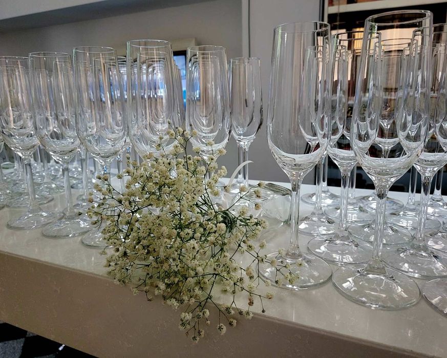 Фирмени коктейли, кетъринг и организация на събития.