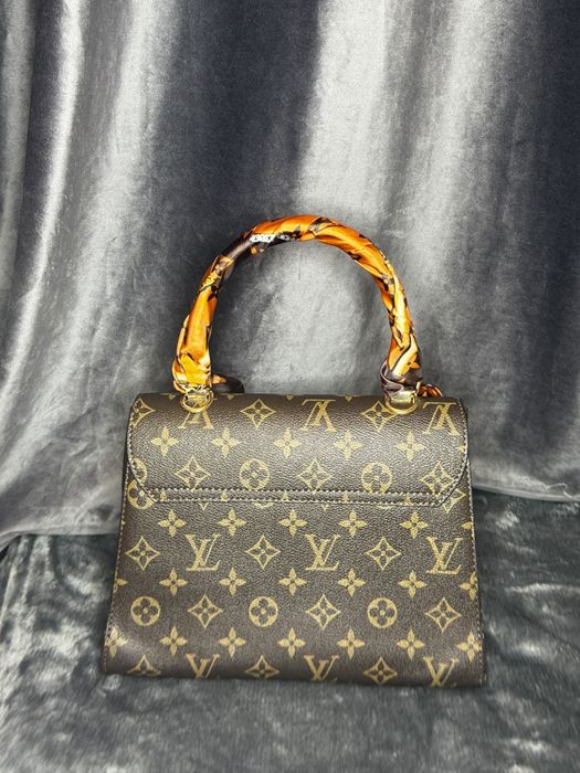 Geantă Louis Vuitton