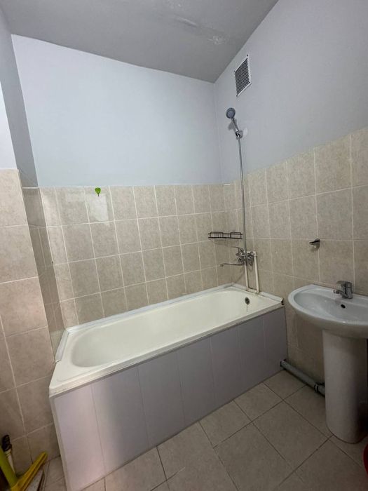 Продаётся новостройка с большим болконом и удобством.