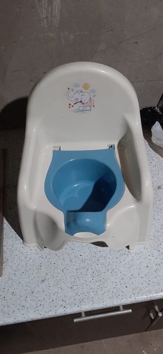 Продам горшок для малышей