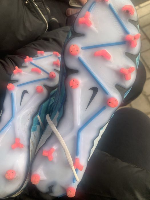 фантом бутсы 40размер срочно