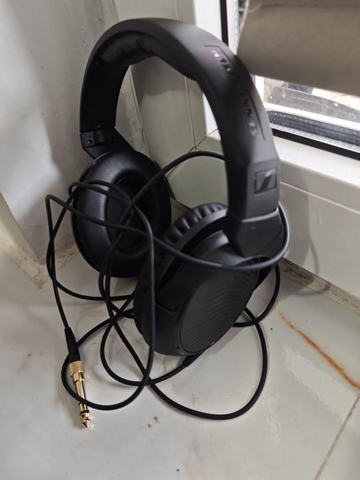 Sennheiser HD 200 PRO