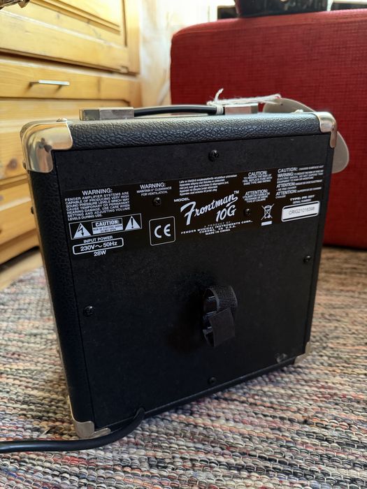 Vand chitara electrica Arrow LP, cu amplificator Fender