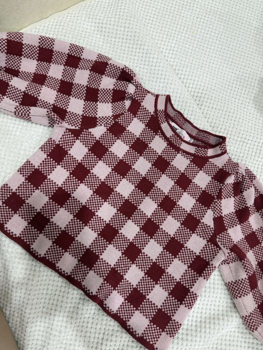 Продам курточку , кофту детскую