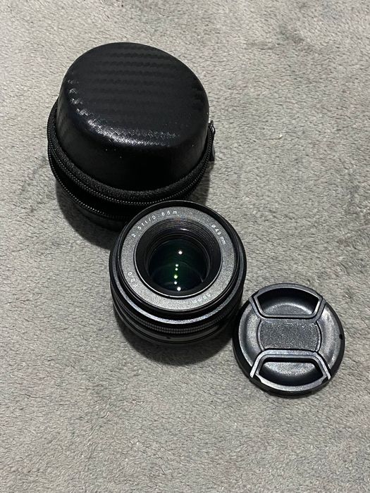Lentilă cu focalizare manuală de 50 mm,F/2 cu montură de Nikon 1