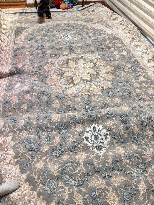 Gilam sotiladi / Ковёр на продажу