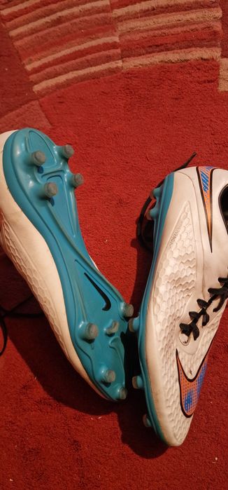 Бутонки Nike!!!!