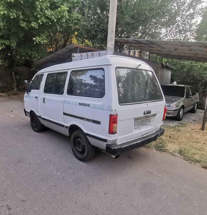 Nissan Vanete 1986 йил. Бакуват ердамчи.