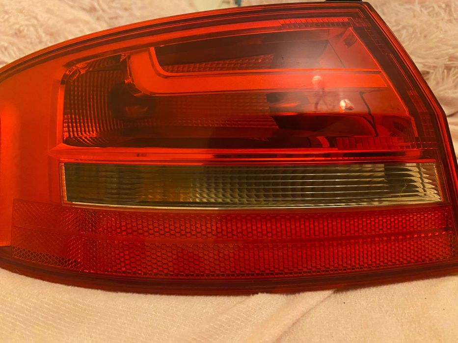 Ляв стоп за audi A4