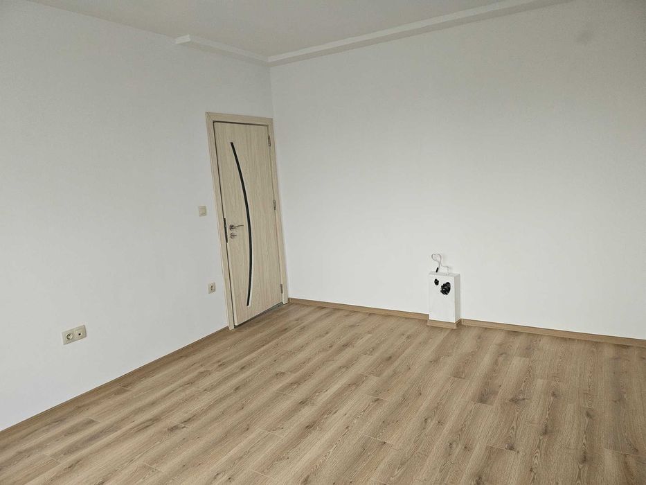 Продава се Тристаен апартамент в Варна, Базар Левски - 59 кв.м за 1425 €/кв.м - Снимка #1