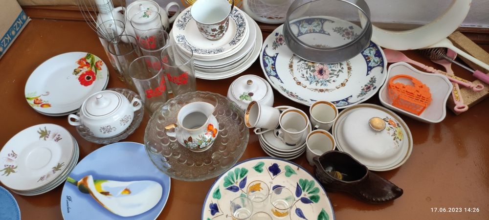 Посуда, керамика, стекло. Сервиз.