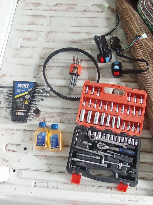 Skuter moto nabor sotiladi