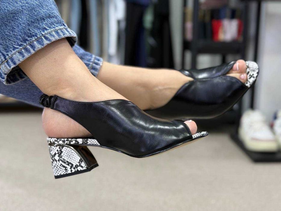 Продаются новые босоножки