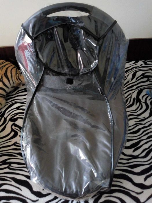 Червена количка Quinny