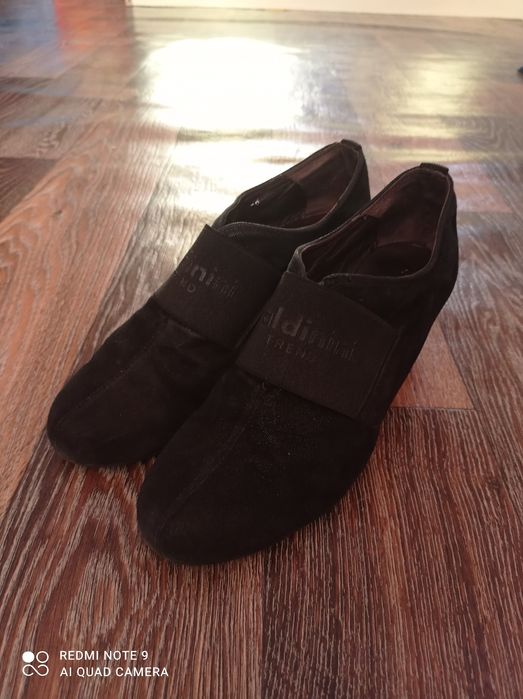 Женская обувь. 36 размер.