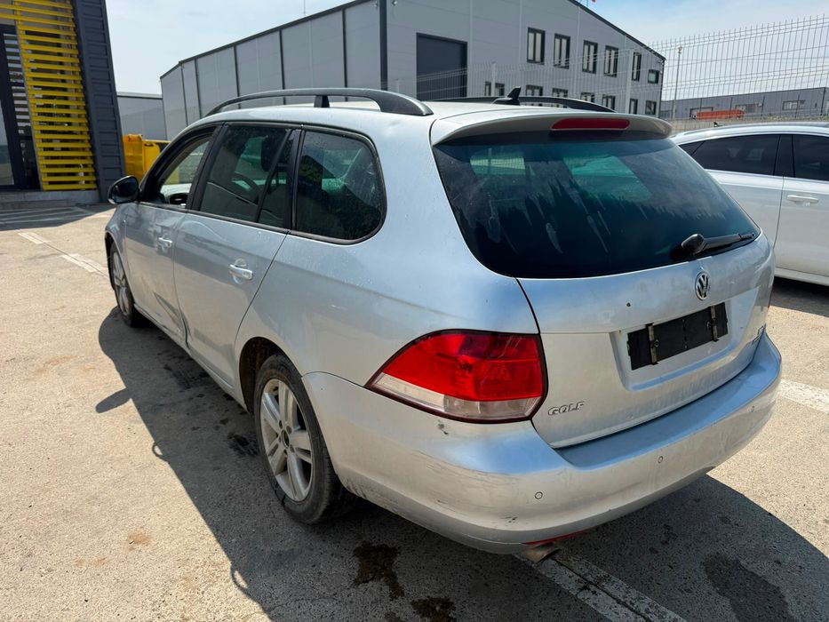 Dezmembrez Vw golf 6 2011 break 1.6 tdi CAY argintie LA7W volan stanga