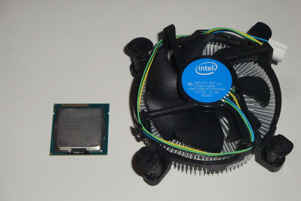 procesor intel corei3 3220 3.3ghz ivy bridge 1155 cooler nou original