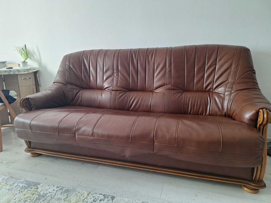 Vând set 2 canapele din piele naturală