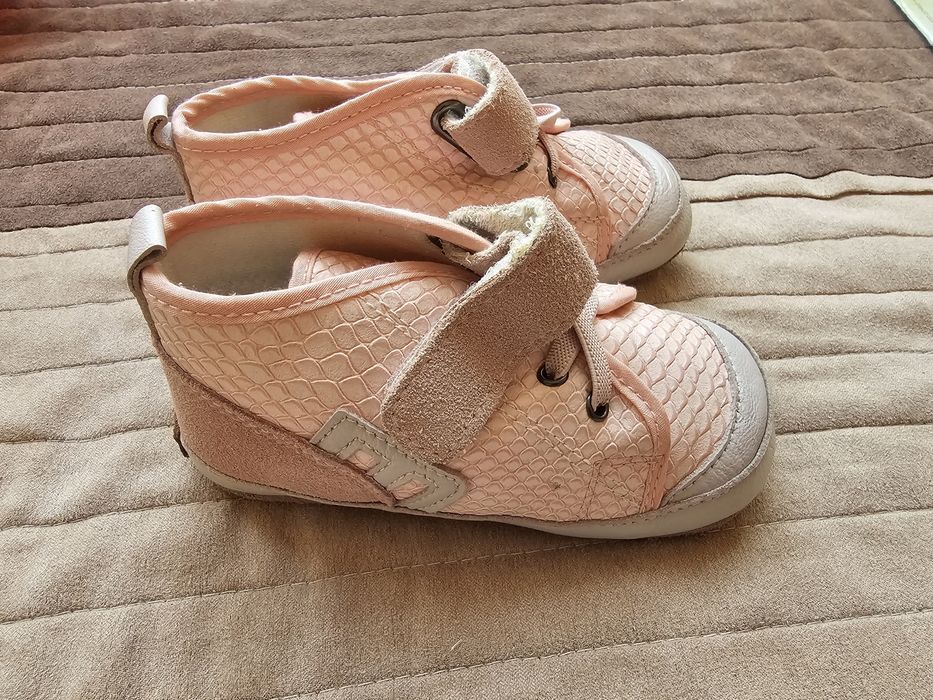 Пантофи за момиче от естествена кожа, с мека подметка