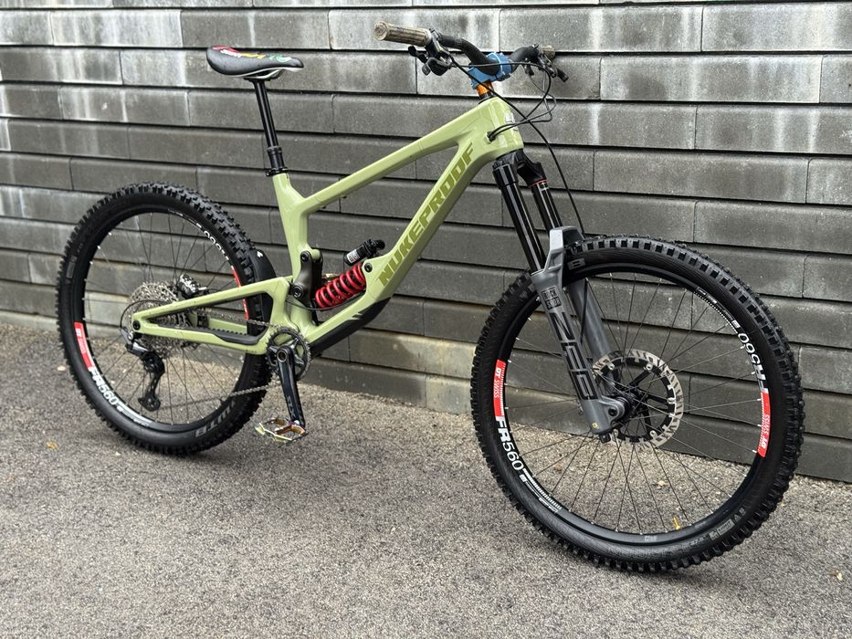 Планински карбонов велосипед NUKEPROOF GIGA 275c ( L размер)