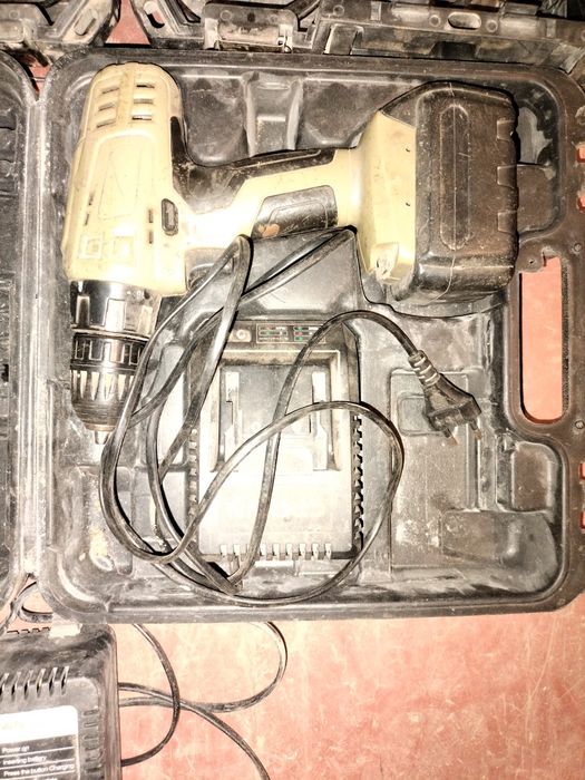 Шуруповерт  CROMN DeWalt