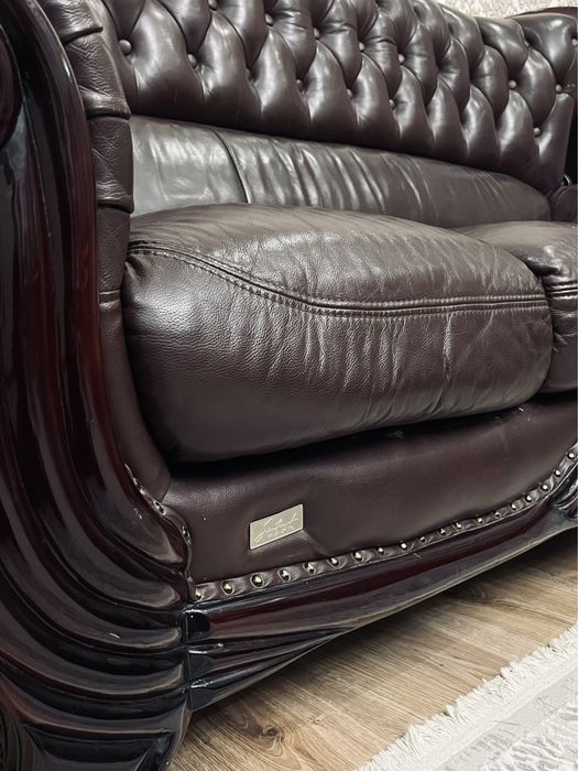 Кожаный   Диван.