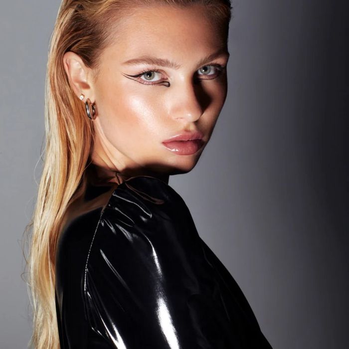 Черна течна очна линия, CATWALK NL Beauty