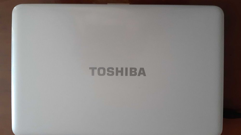 Лаптоп Toshiba Satellite C855-2FV