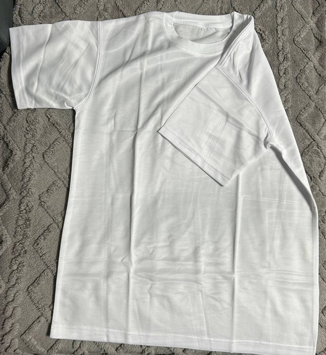 Белые футболки , новые
