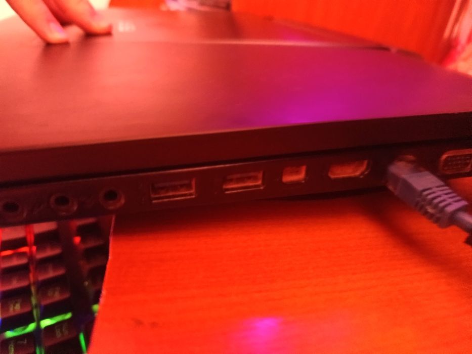 Laptop Asus Rog gaming plus tastatura SI mouse inclus