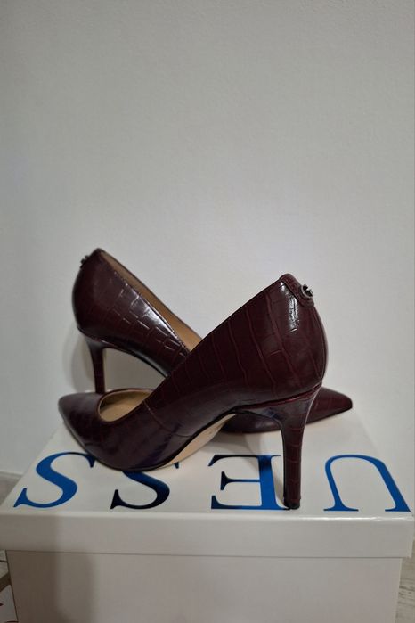 Pantofi guess , mărimea 41 , toc 8,5 cm.,noi.
