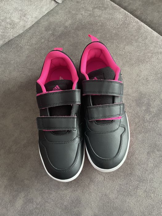 Обувки/ маратонки адидас