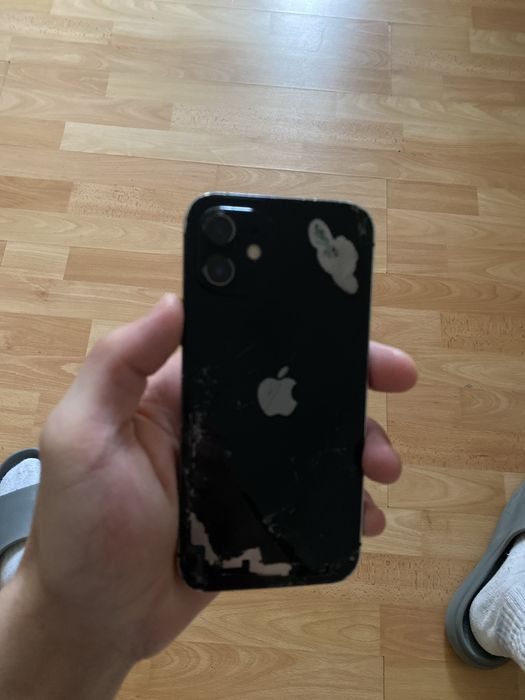 Vand iphone 12 pentru piese