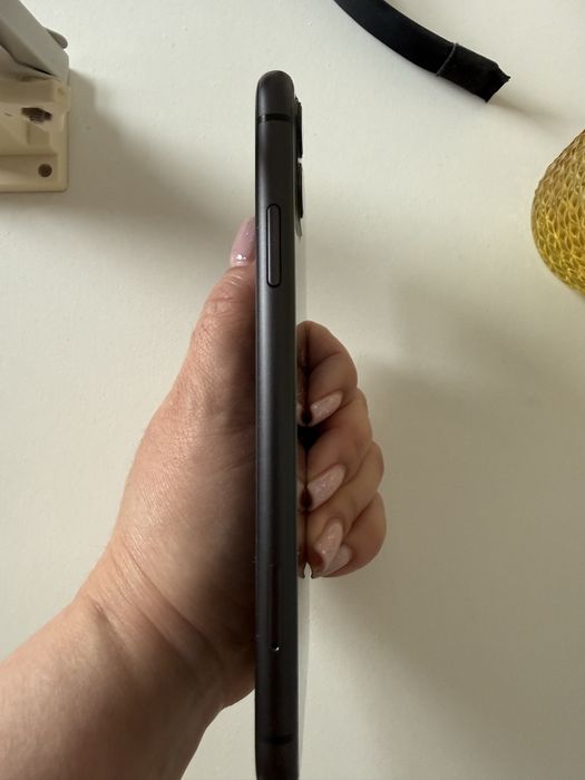 Продам айфон 11 64гб