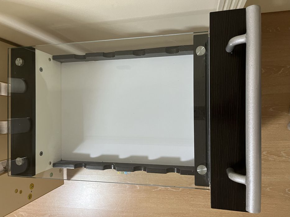 Сервировочный столик на колесах