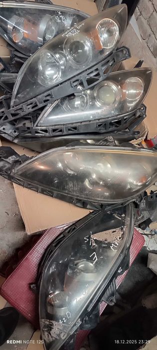 Фарове на няколко автомобила