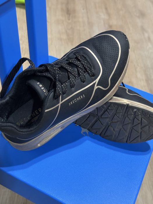 Skechers  34 Eur UNO GEN1 - COOL HEEL 310538L-negru/auriu