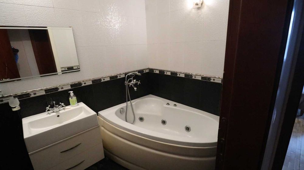 Продава се Тристаен апартамент в София, Младост 1А - 73 кв.м за 2521 €/кв.м - Снимка #7