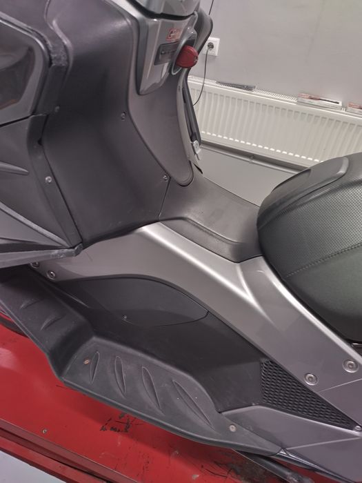 Gilera gp800 скутер