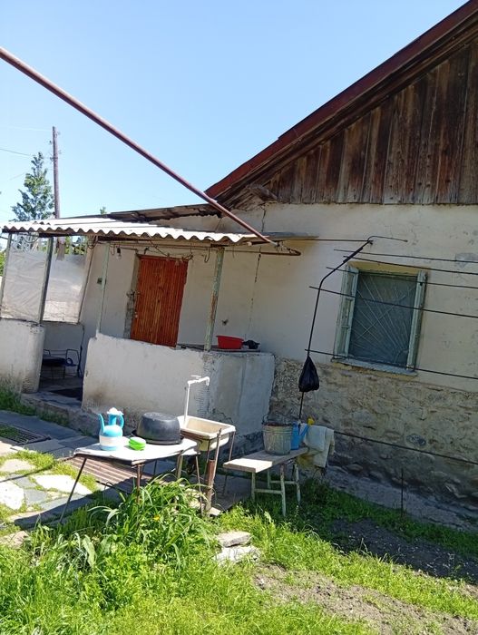 Продается дачный участок в городе Газалкент7,600 соток. Бассейн, сад,