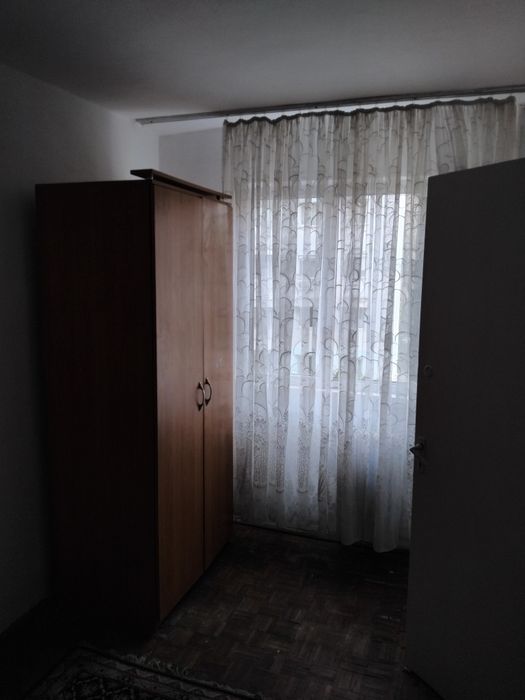 Închiriez apartament