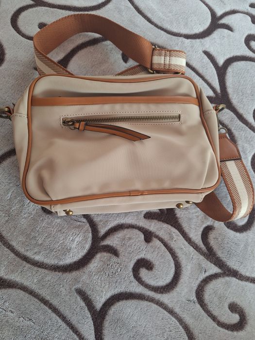 Дамска чанта през рамо нова за 30лв