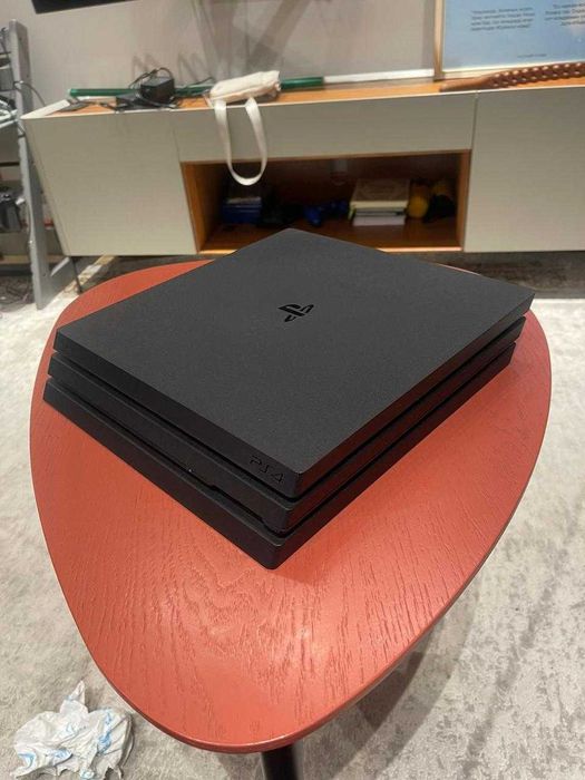 PlayStation 4 Pro 1TB + 2 DualShock | Идеальное состояние