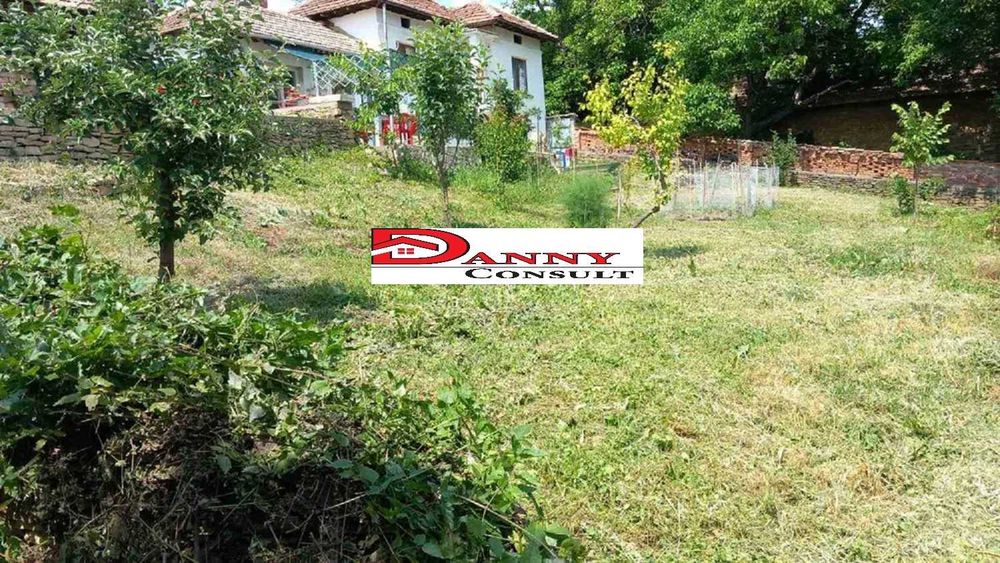 Двуетажна реновирана къща в с. Димча за продажба