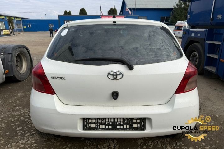 Aripa fata stanga cod culoare 068 Polar White Toyota Yaris XP9 [2005